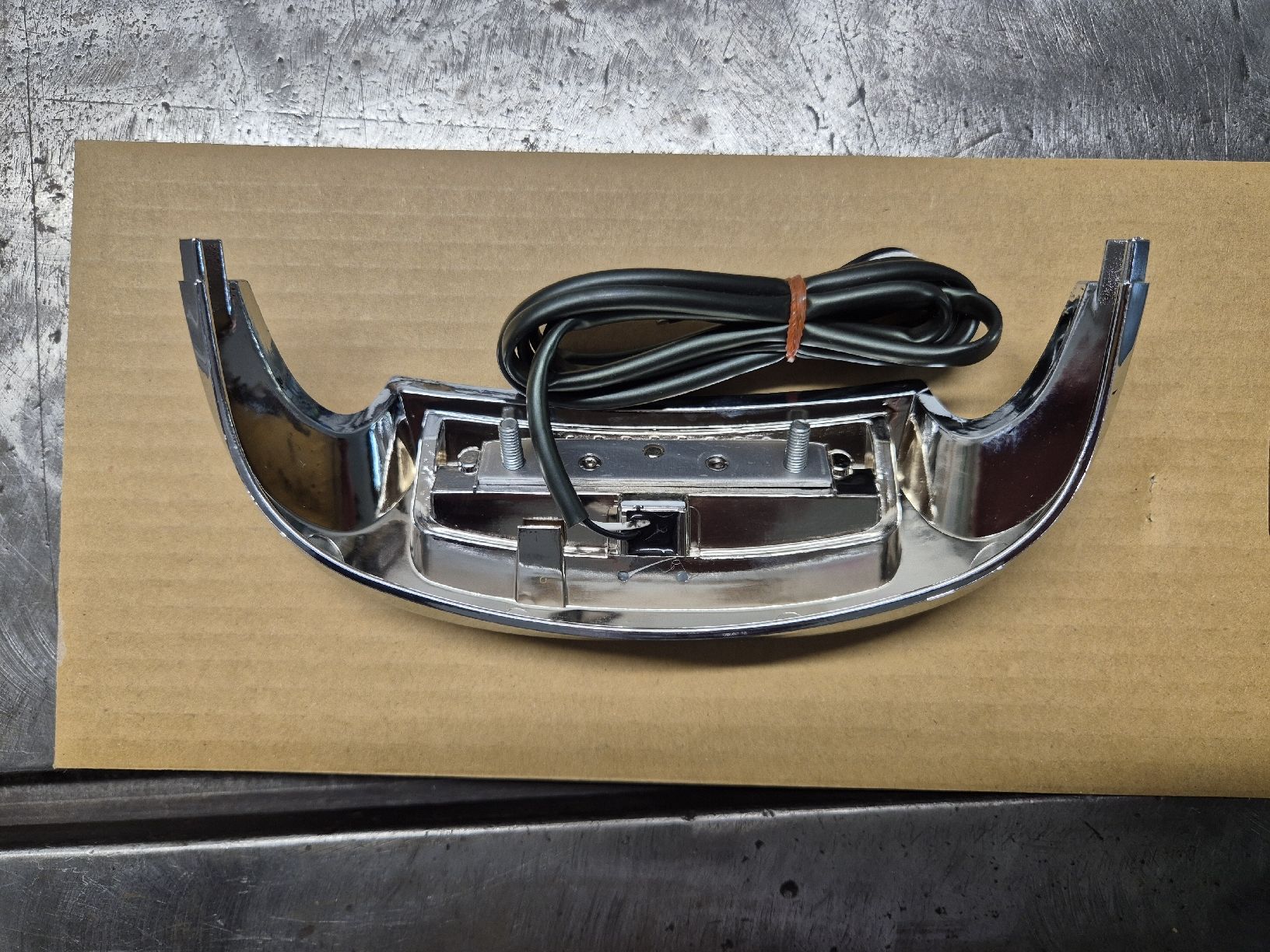Harley-Davidson Tutti i ricambio per moto: Feu Led garde-boue av. Harley-Davidson – Nuovo e nell'imballaggio originale da Le Locle venduto da CHEGUA 1