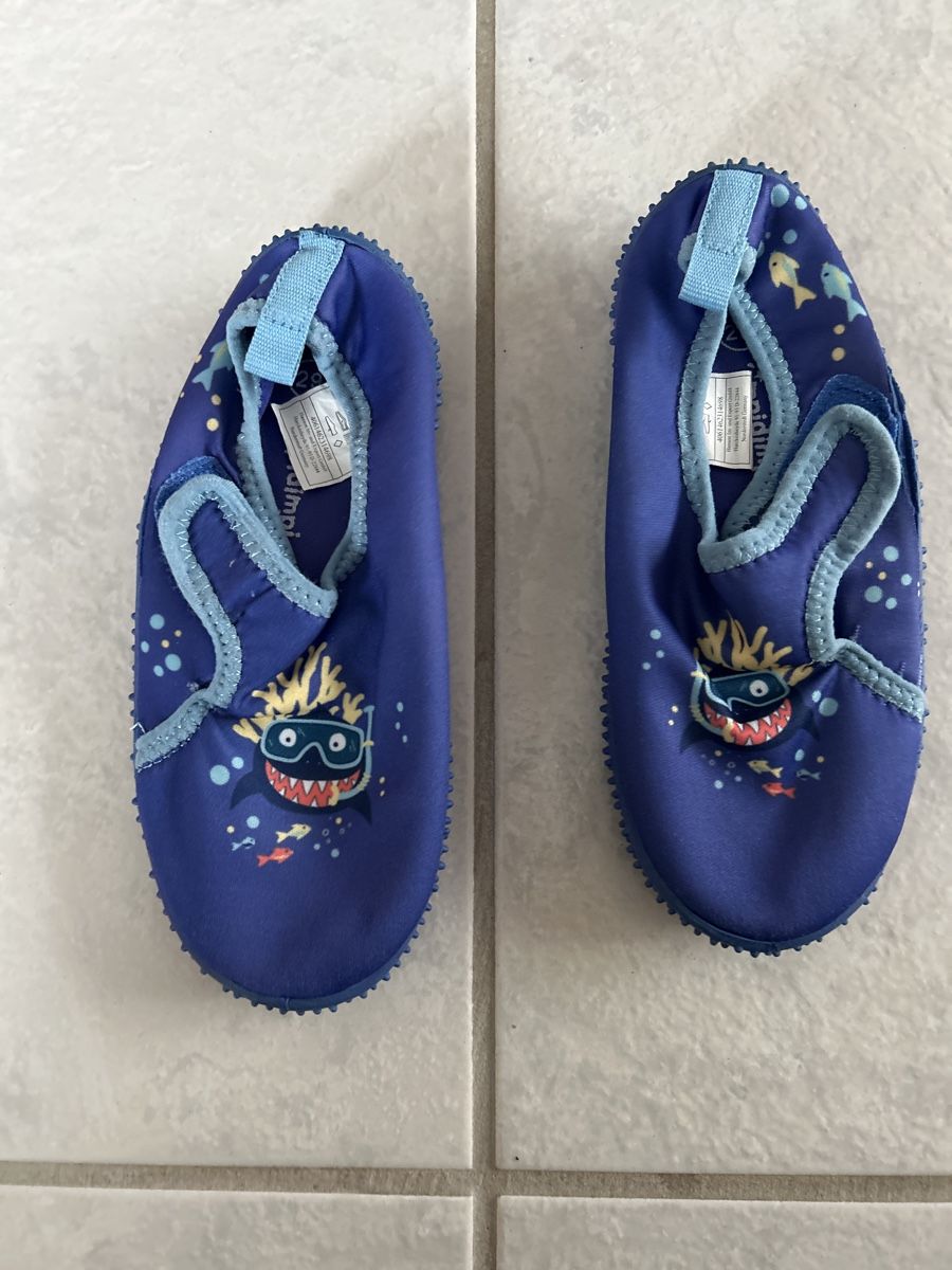 Chaussures garçon: Badeschuhe Gr 29 – D'occasion à Lostorf par Venice16