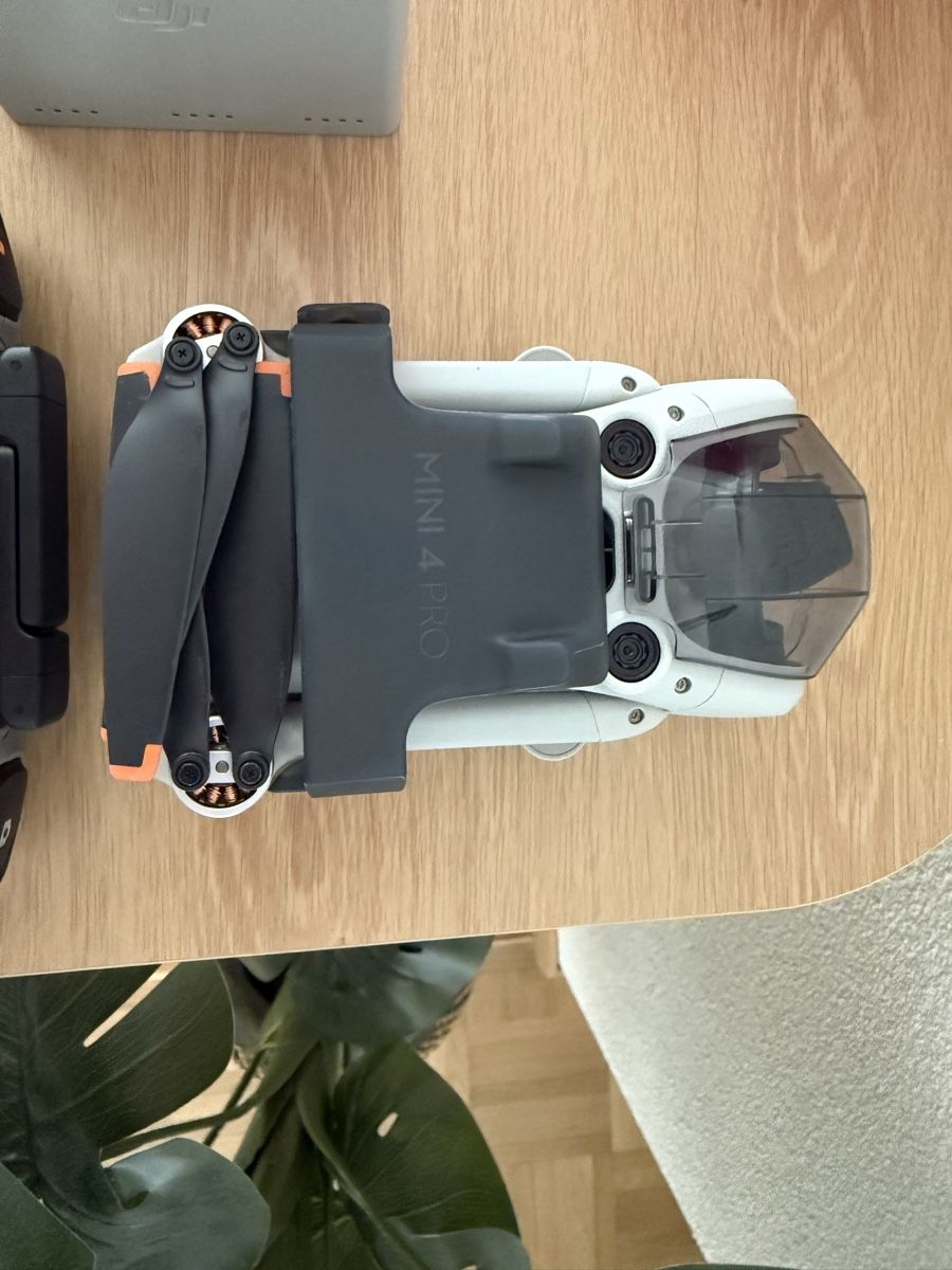 DJI Camcorder: Drohne DJI Mini 4 Pro – Gebraucht aus Nidau von Rennkart88 1