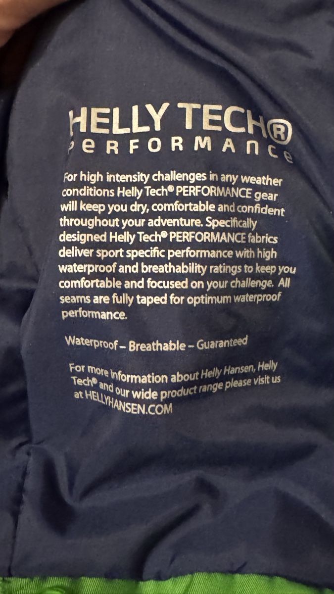 Helly Hansen Lots de vêtements: Skianzug Helly Hansen Herren Gr. S – D'occasion à Zürich par bi_9107 7