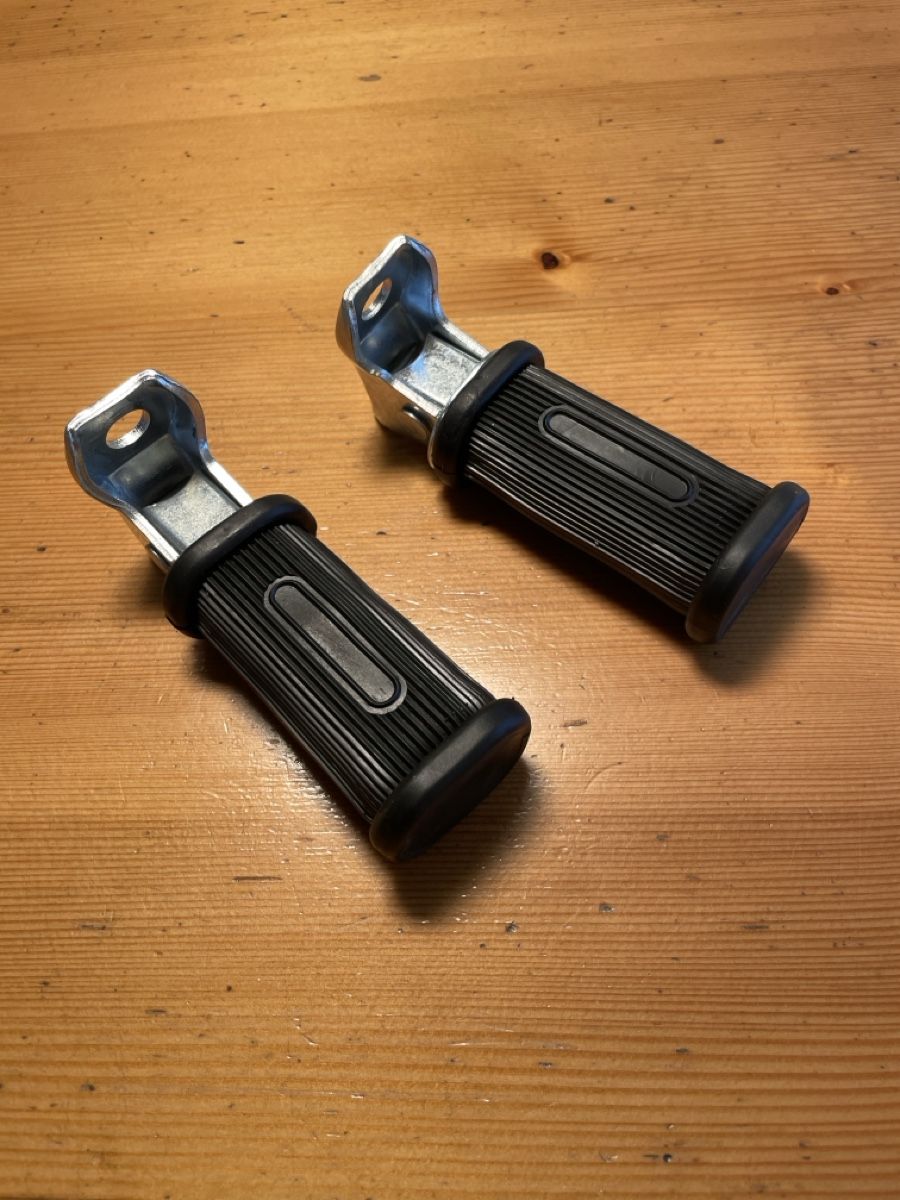 Tutti i ricambio per moto: Fussrasten Denfeld Nachbau – Nuovo (secondo la descrizione) da Winterthur venduto da Ursta