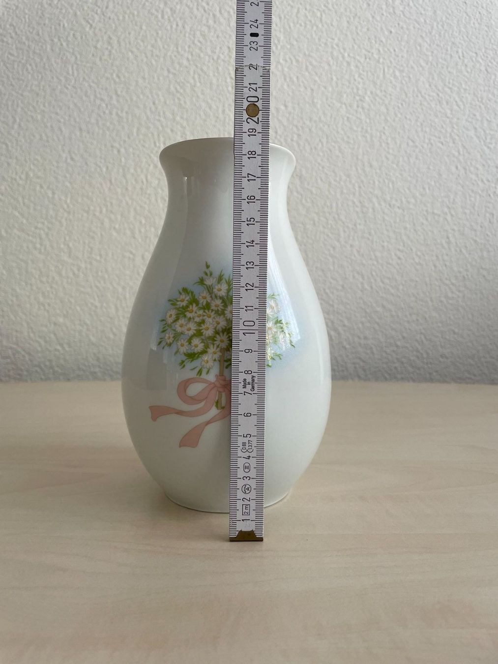 Vasen & Gefässe: Porzellan-Vase – Gebraucht aus Zug von Cry71 5