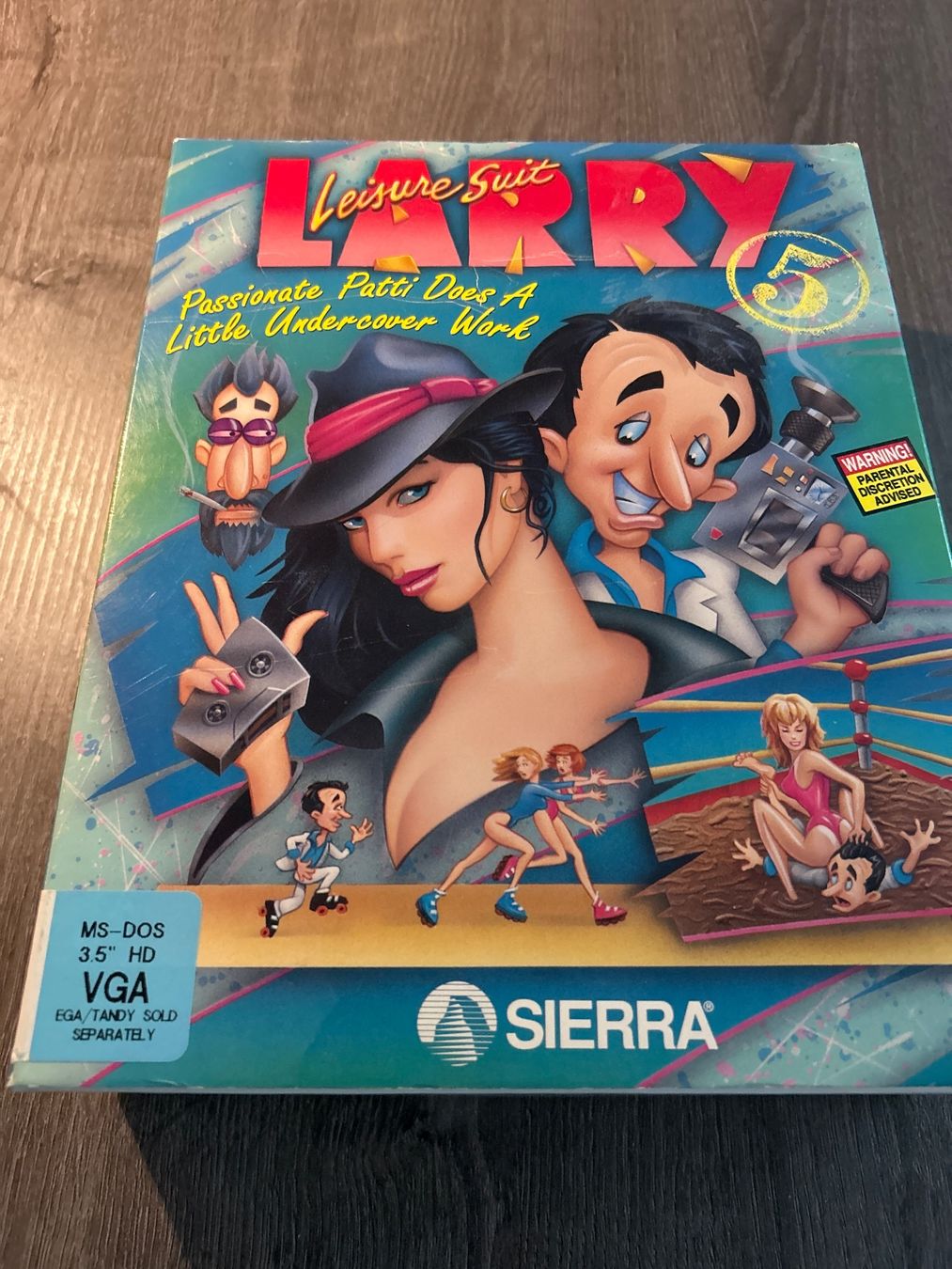 Giochi: Leisuire suit Larry 5 Big Box – Usato da Zollikerberg venduto da Lukem01