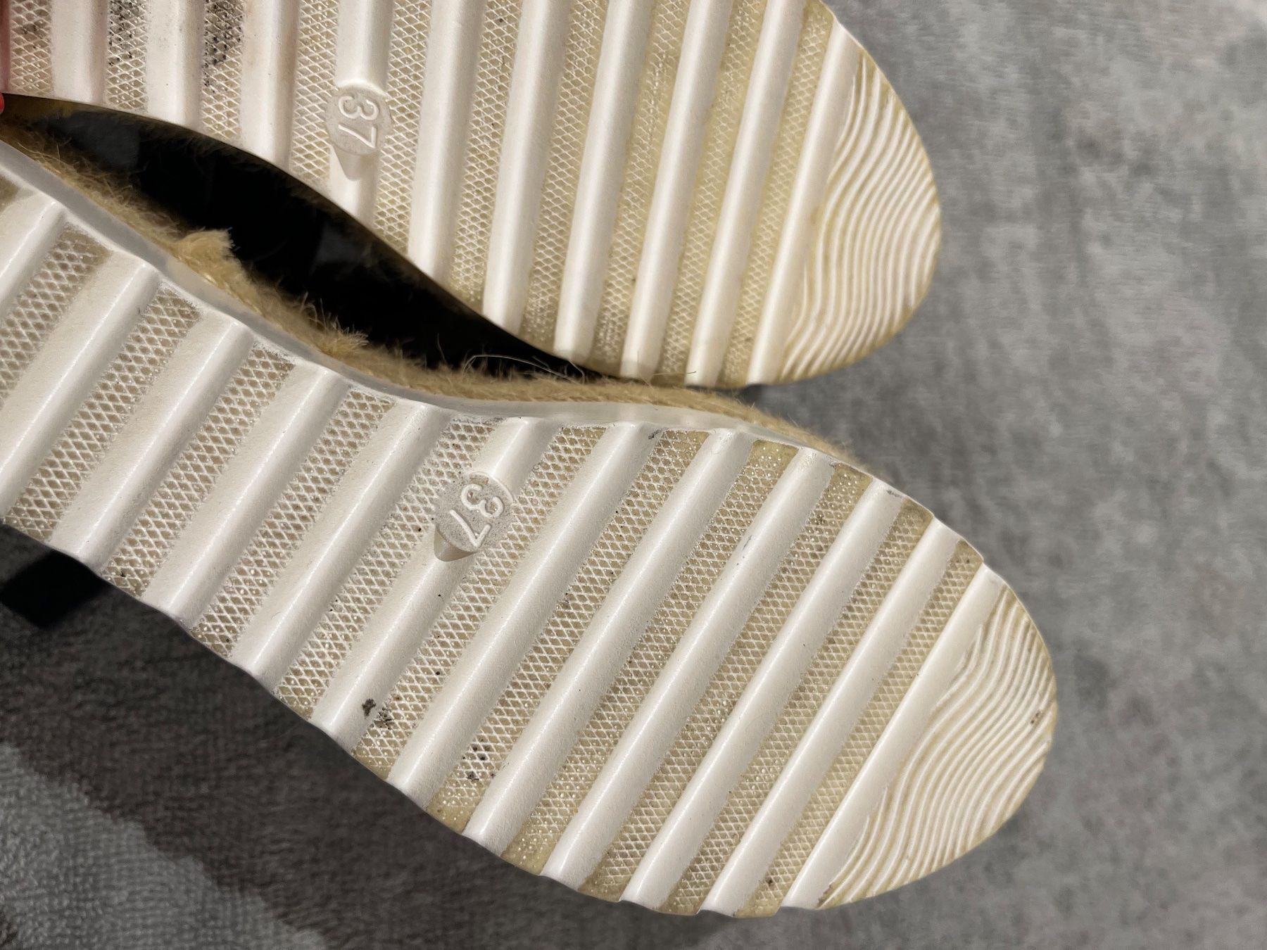 Scarpe da donna: Sandalen schwarz Gr 37 mit hohem Absatz – Nuovo (secondo la descrizione) da Hinwil venduto da dire07 3