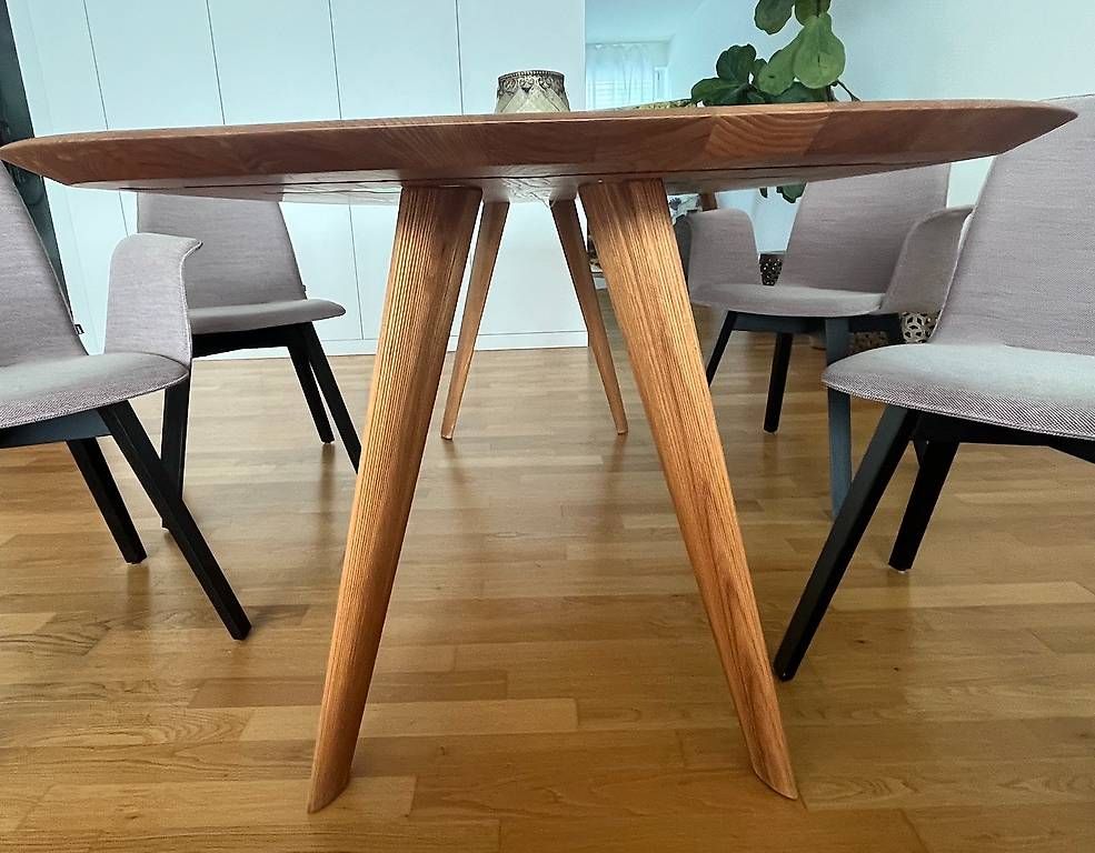 Set di tavolo e panche: Esszimmertisch mit Stühlen (Massivholz v. RESEDA Swiss made) – Usato da Luzern venduto da Wkr 1