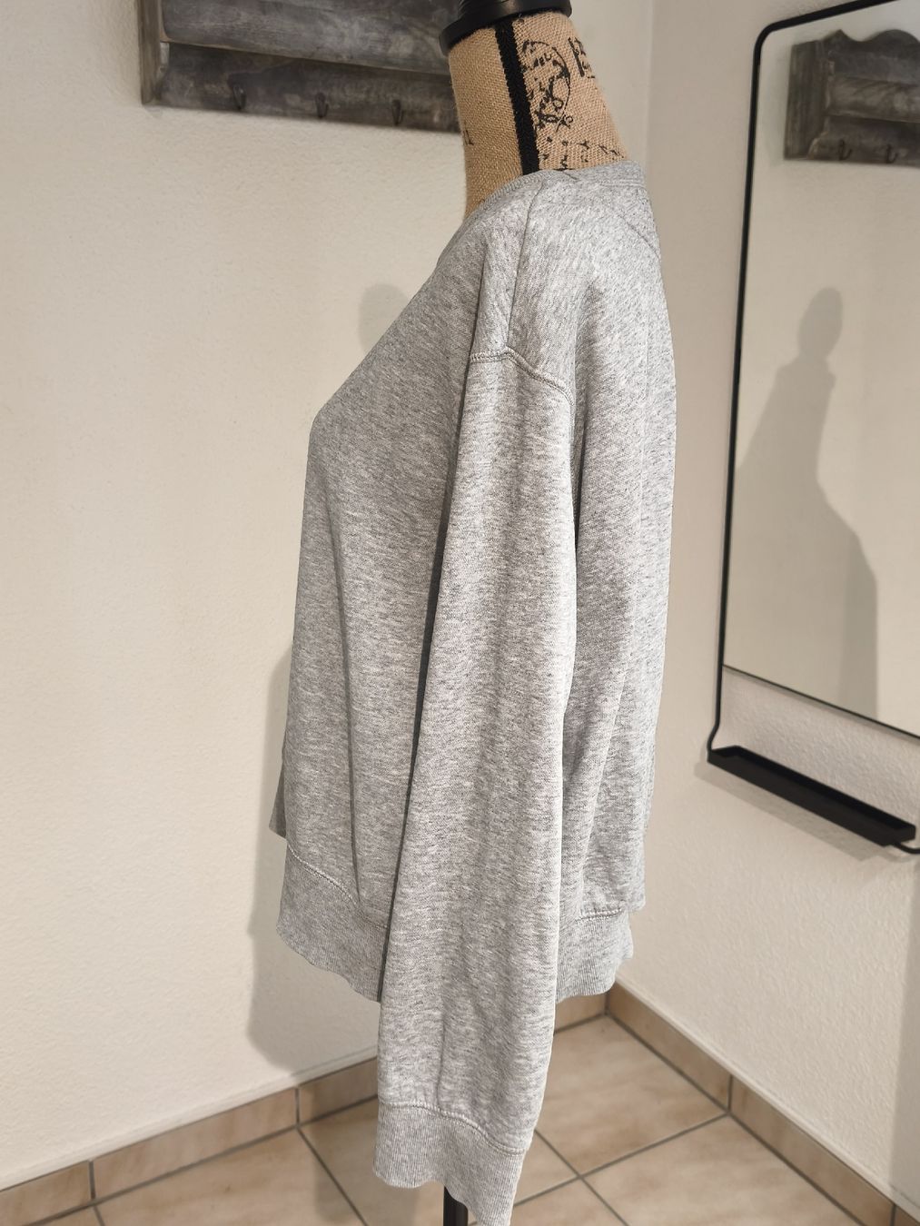 H&M Pullover & Sweatshirts: Grauer H&M Pullover Grösse L neuwertig – Gebraucht aus Emmetten von SecondhandSiska 1