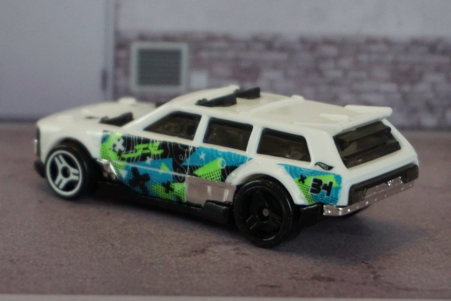 Hot Wheels Voitures modèles: HotWheels Track Dwagon COOL !!!!!!!!!!!!!!!!!!!!! – D'occasion à Reiden par Doppeldecker69 1