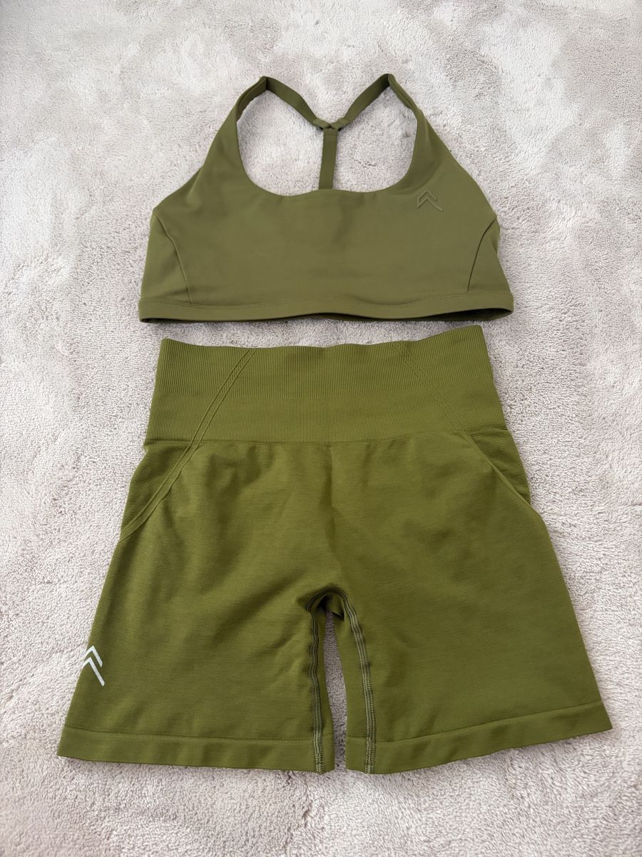 Oner Active Leggings: Oneractive Zweiteiliges Set Olive Green – D'occasion à Kriens par f.birrer