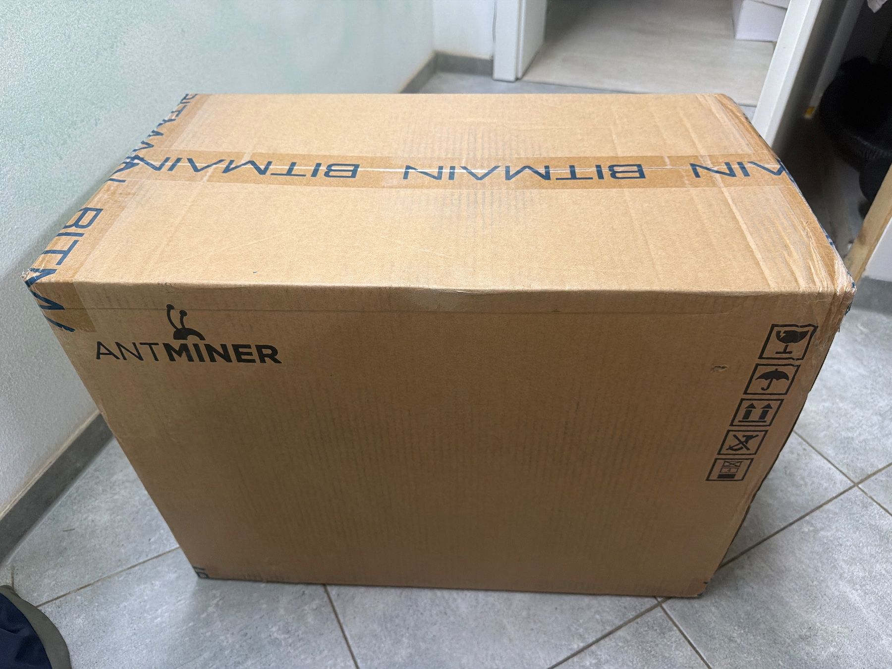 Bitmain Coin Miner: S19K Pro 120th 2760W – Nuovo e nell'imballaggio originale da Burg AG venduto da Viktor080386 1