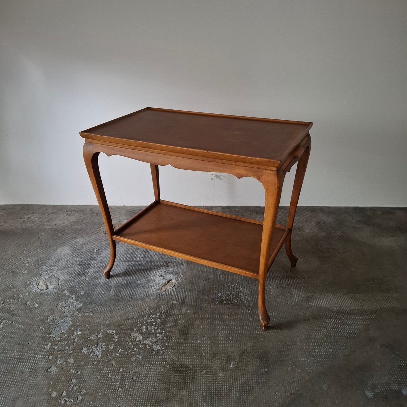 Tische: Table d'appoint desserte bois vintage – Gebraucht aus Neuchâtel von Rochawood 1