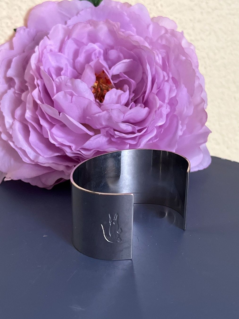 Lacoste Armbänder & -reifen: Manschettenarmband Lacoste – Gebraucht aus Seon von Sunny-Schmuck78