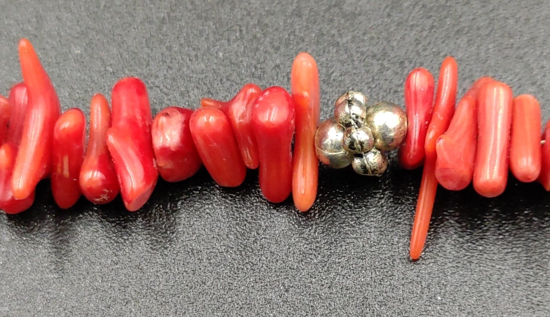 Armbänder & -reifen: Korallen Armband – Gebraucht aus Rorschacherberg von snOOpydOg11 2