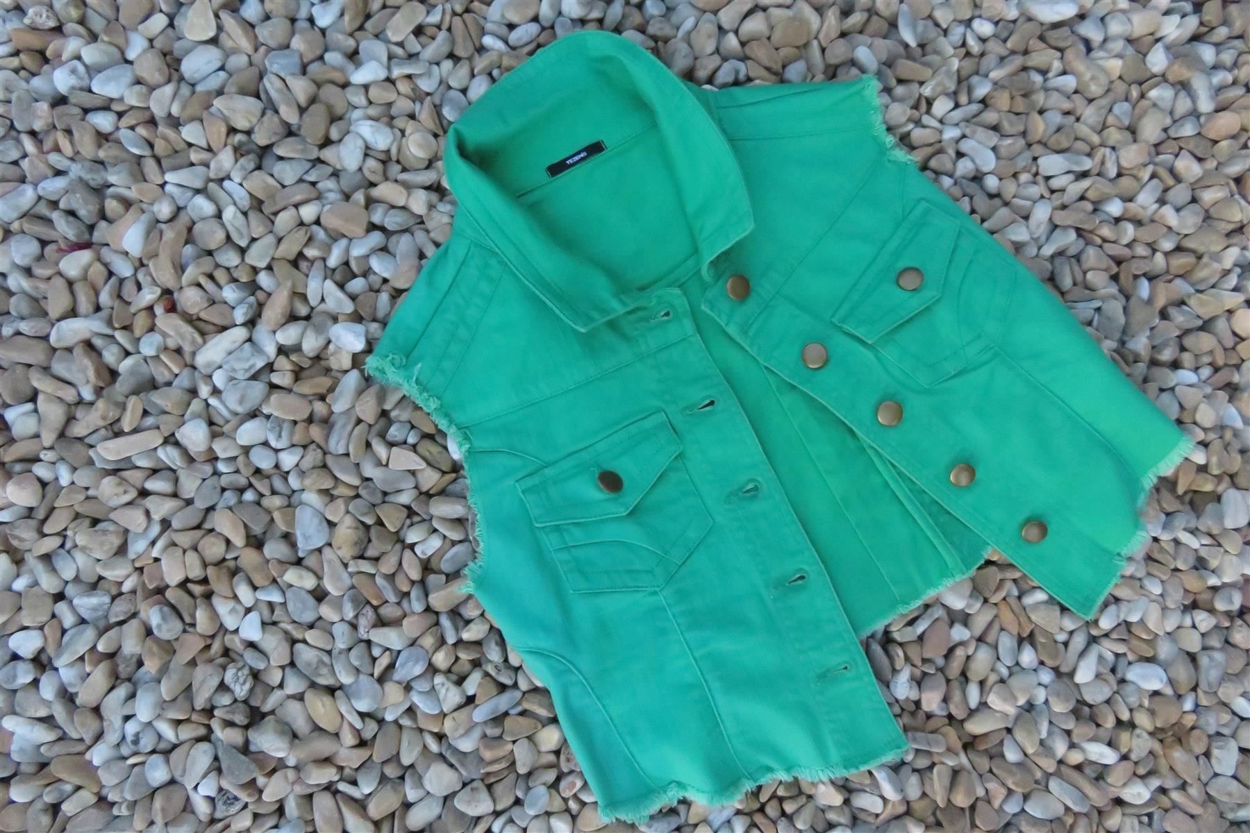 Altro abbigliamento per bambina: Jeansgilet TEZENIS Grösse 152 – Nuovo (secondo la descrizione) da Wil ZH venduto da Tamagy