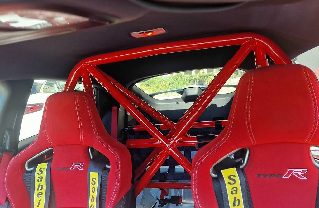 Tutte le macchine: rollbar type r fk8 – Usato da Morbio inferiore venduto da Scavo20 2