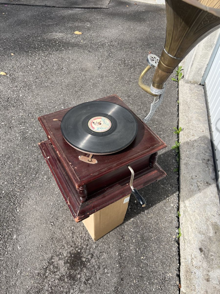 Giradischi: Grammophon  – Difettoso da Thun venduto da Biaggi1 2