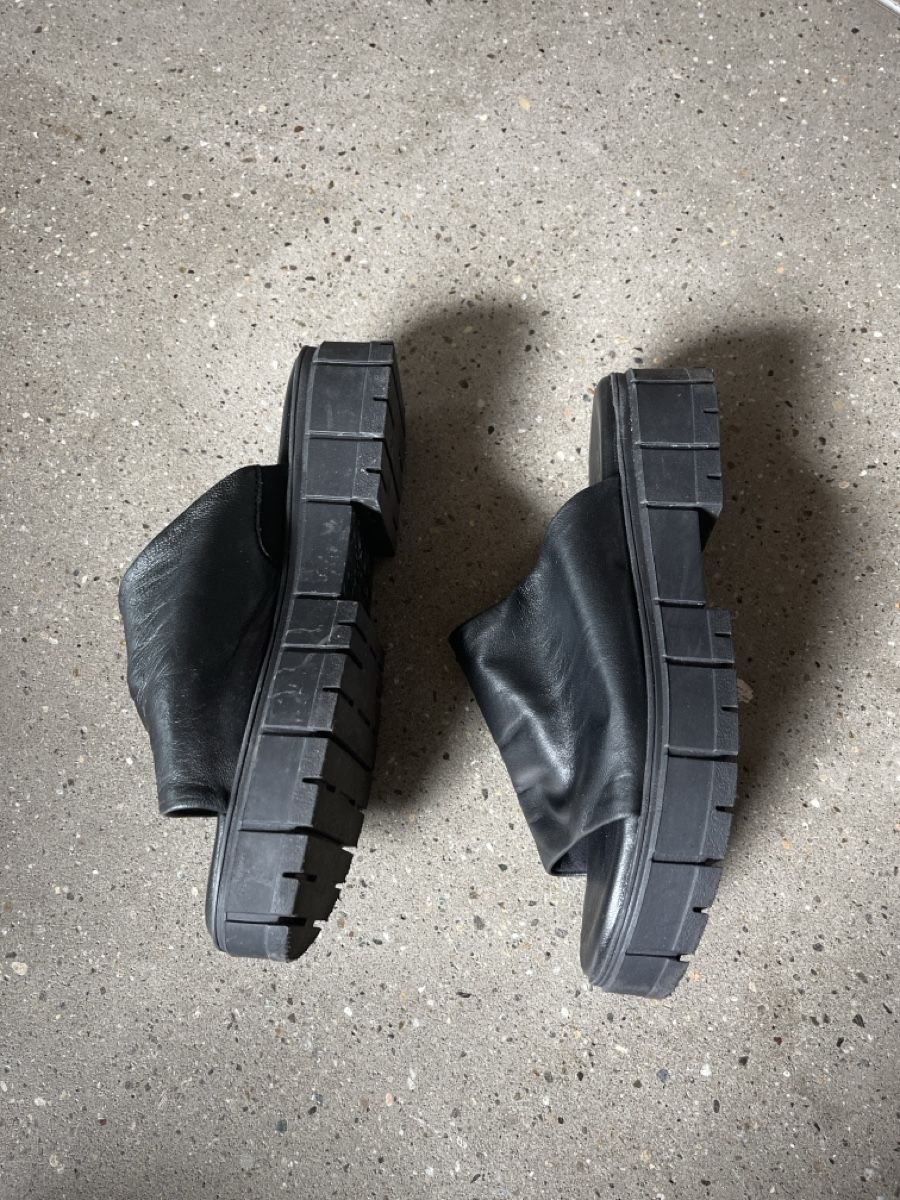 Tamaris Scarpe da donna: Tamaris Slides Schwarz Gr. 38 – Usato da Zürich venduto da jasiq 2
