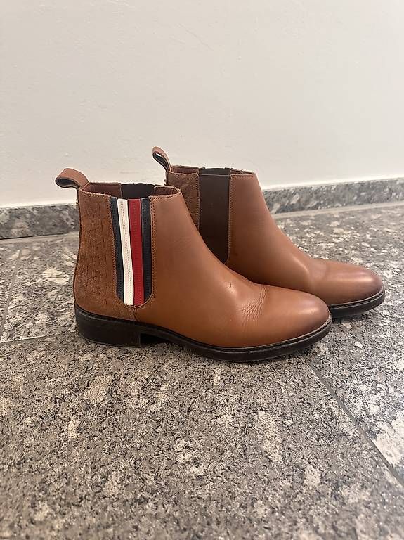 Chaussures femmes: Tommy Hilfiger Stiefel – D'occasion à Luzern par Alex.root