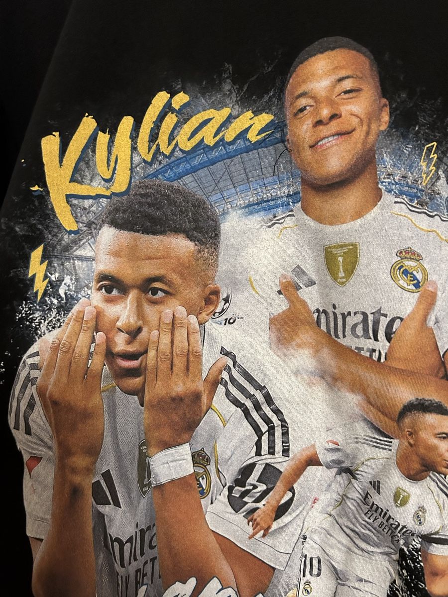 T-shirt: Kylian Mbappé Tshirt Grösse M Schwarz NEU – Nuovo (secondo la descrizione) da Schaffhausen venduto da raphael_95 1