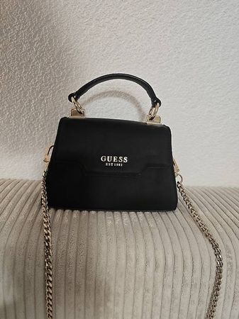 Guess Mini Handtasche in Schwarz