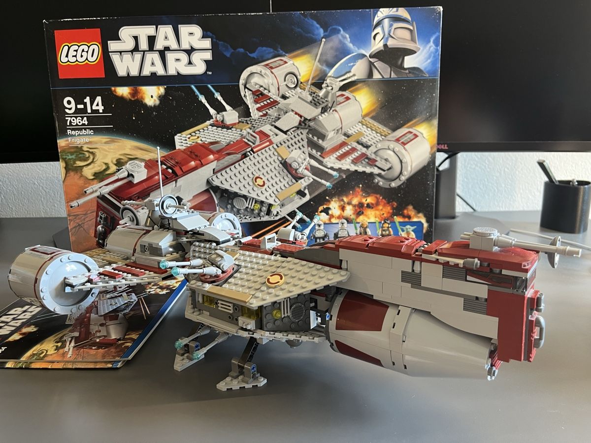 Lego Giocattoli: LEGO Star Wars Set 7964 Republic Frigate – Usato da Fribourg venduto da Helvetix7 6