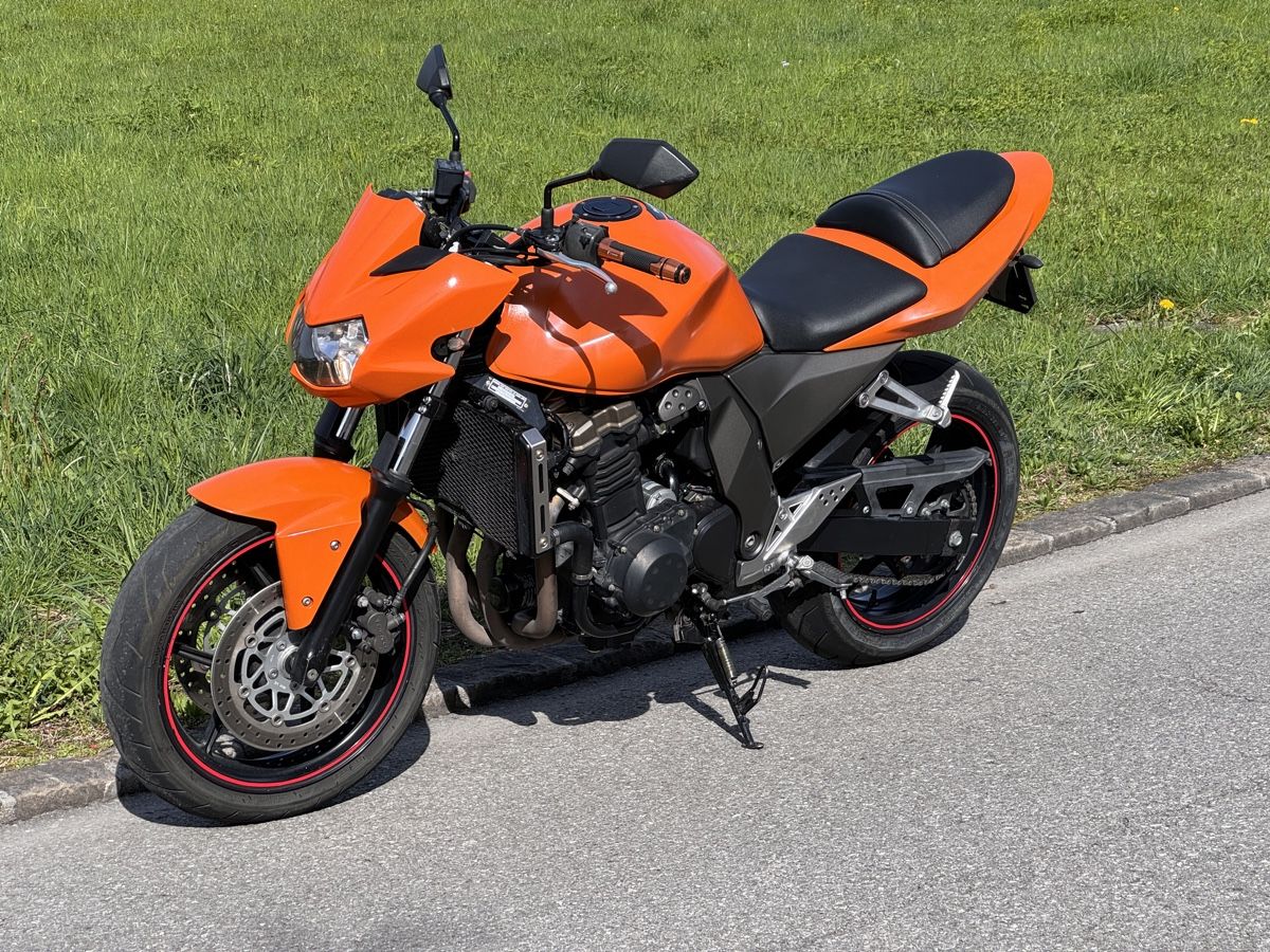 Strasse: Kawasaki Z750 – Gebraucht aus Meggen von  3