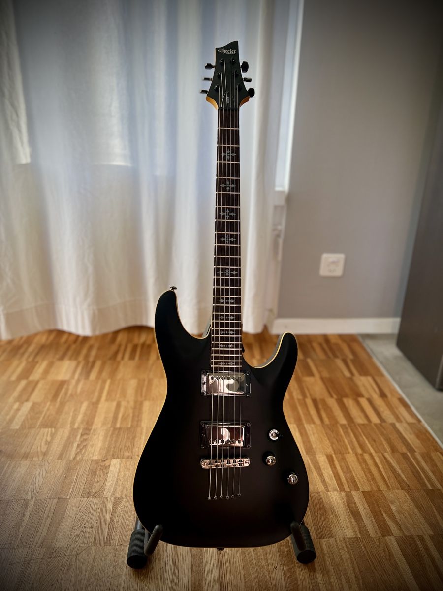 Schecter Musikinstrumente: Schecter Demon6+EMG James Hetfield Active Pickups – Gebraucht aus Netstal von antology