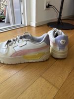 Puma Sneaker weiss mit pastellfarbenen Akzenten Grösse 38