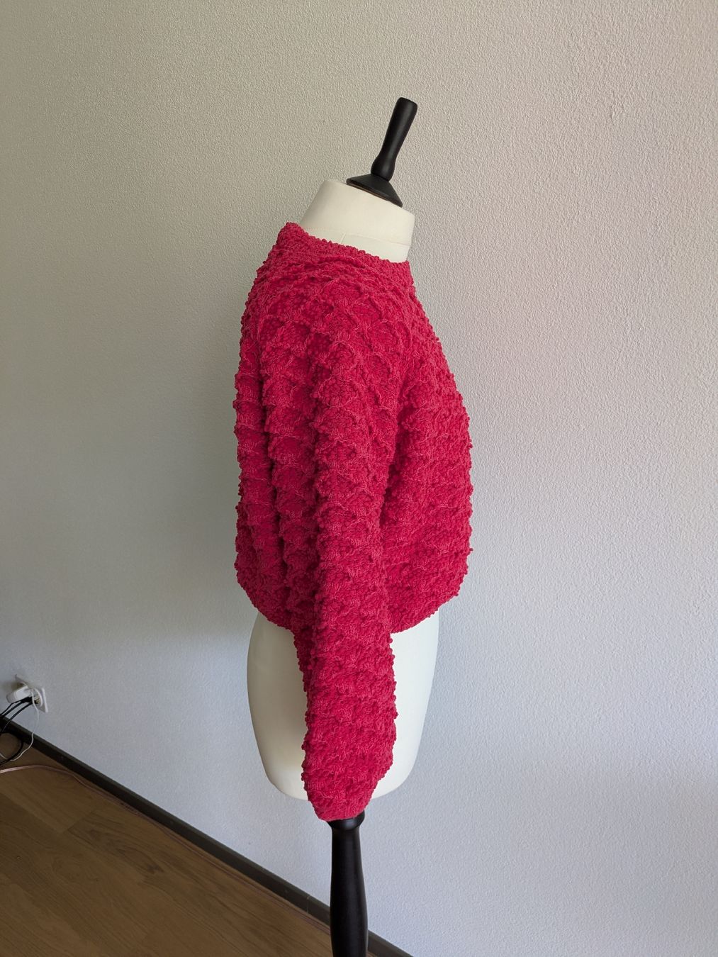 Only Maglioni & Felpe: Fluffy dark pink sweater – Usato da Zürich venduto da cam_yl6c 1
