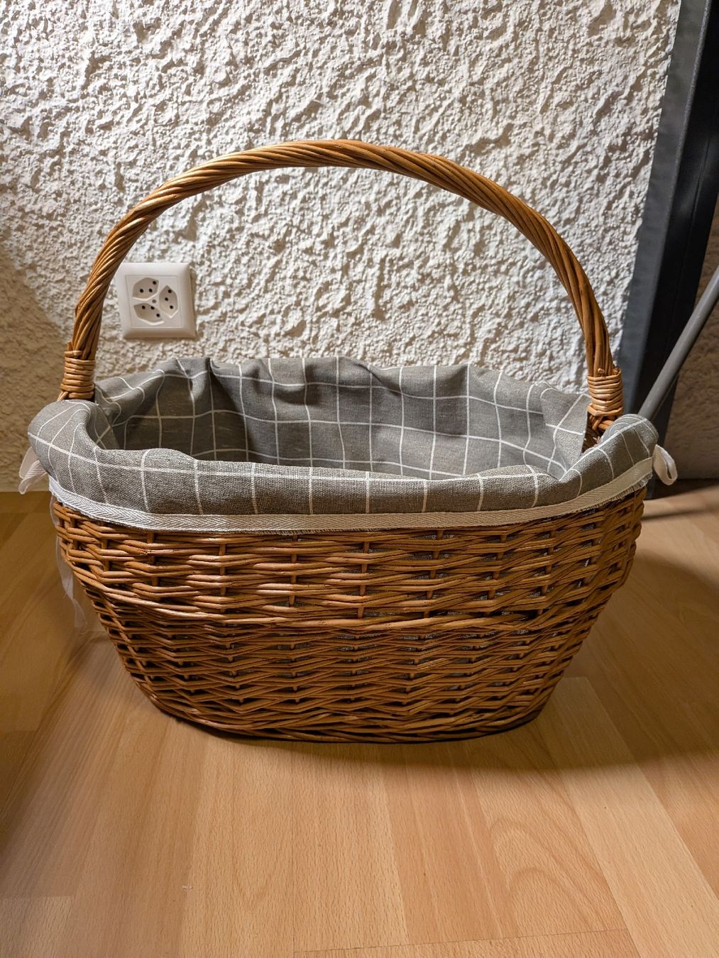 Autres articles pour la maison: Picknickkorb NEU – Neuf (Voir description) à Aarau par miriwhaaat