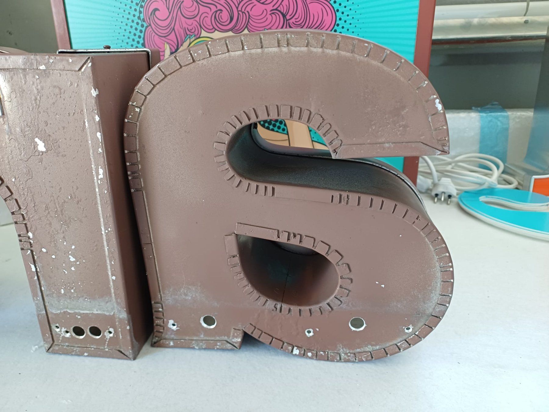 Toutes les décorations: Alte Leuchtbuchstaben "art" – D'occasion à Köniz par Vintagetoys 3