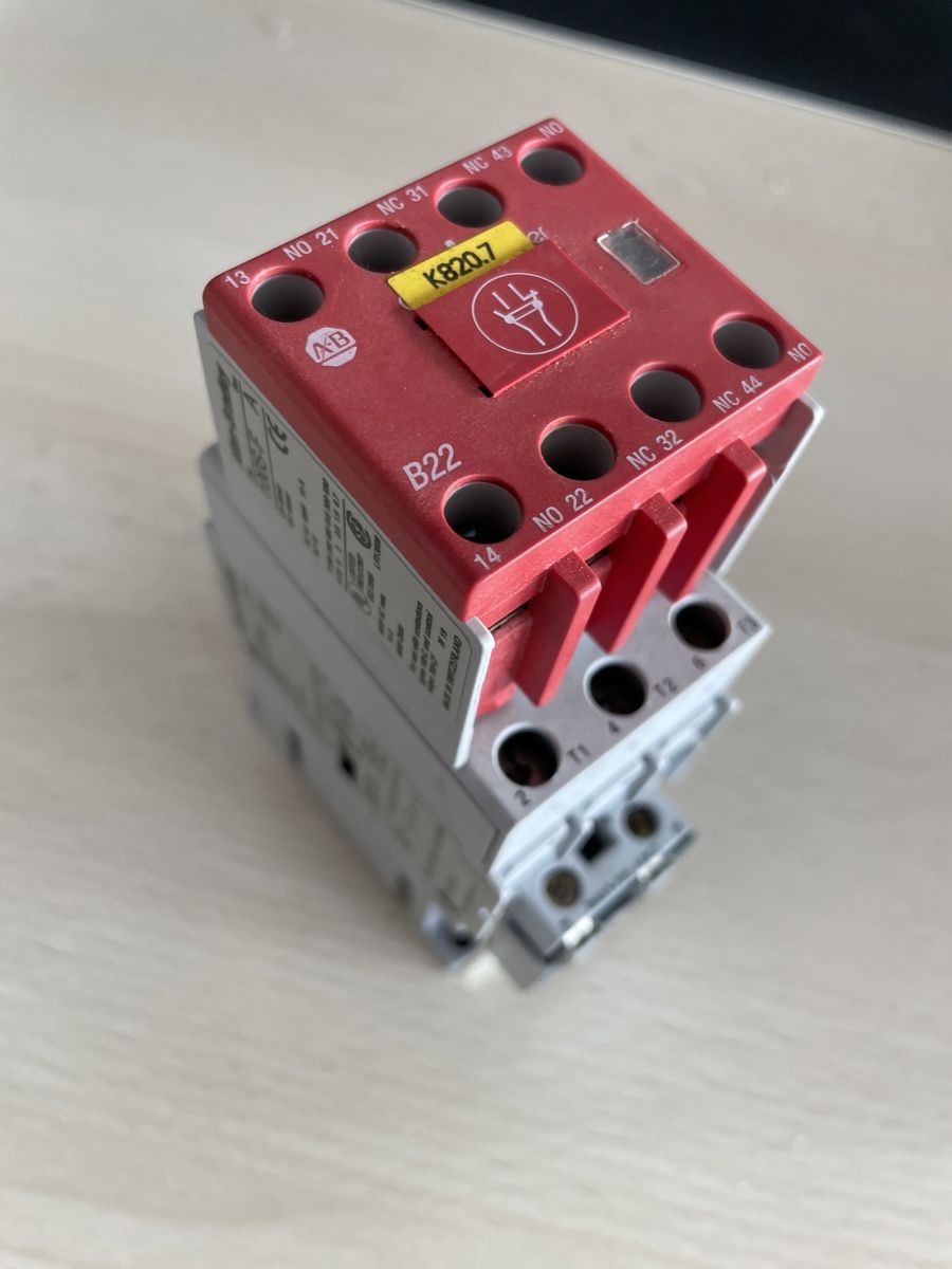 Elektronikbauteile: Allen Bradley Sicherheitsschütz 37A – Gebraucht aus Zetzwil von Sani262