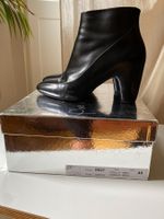 Calf leather bootie black size 40