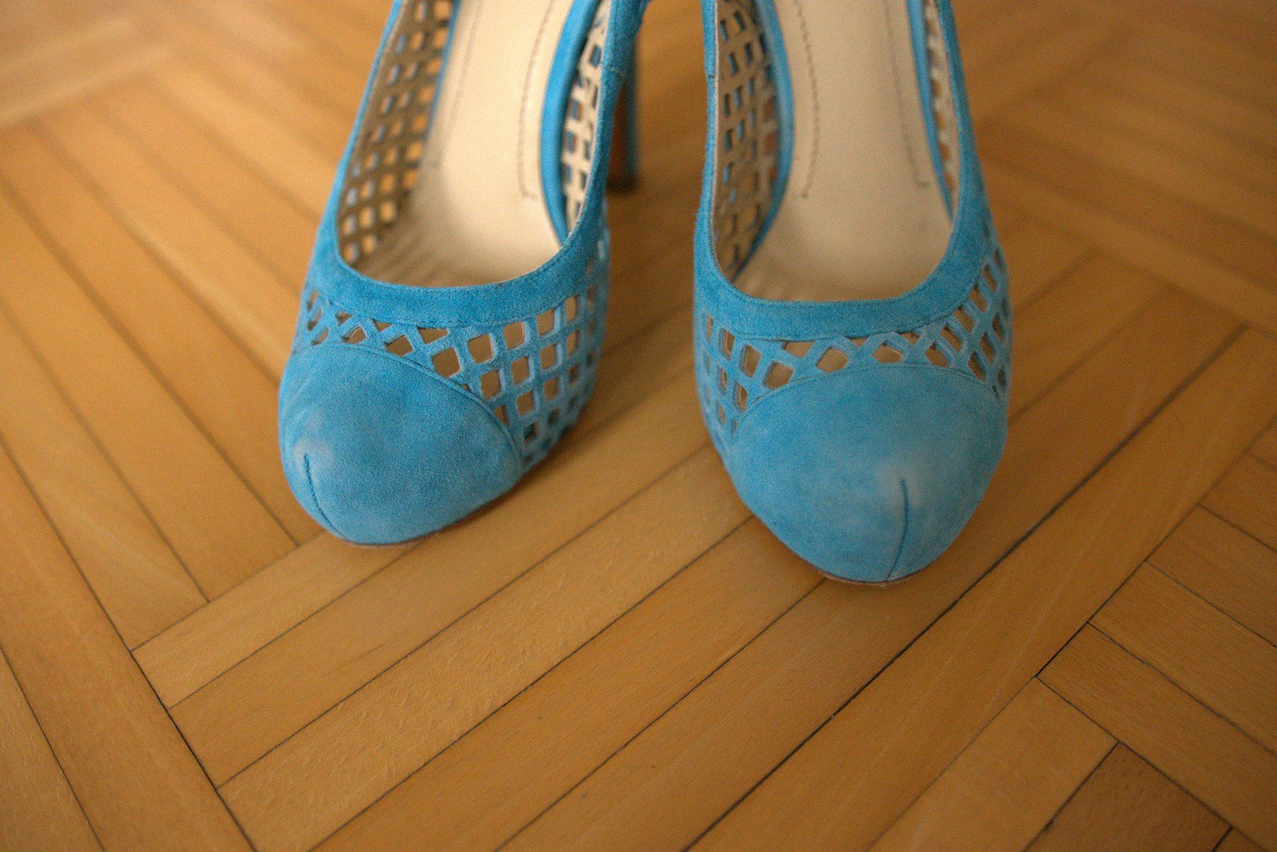 Scarpe da donna: Hellblaue Wildleder Sandalen Gr. 37.5 Frühling / Pollini – Usato da Romanshorn venduto da SwissEnn 7
