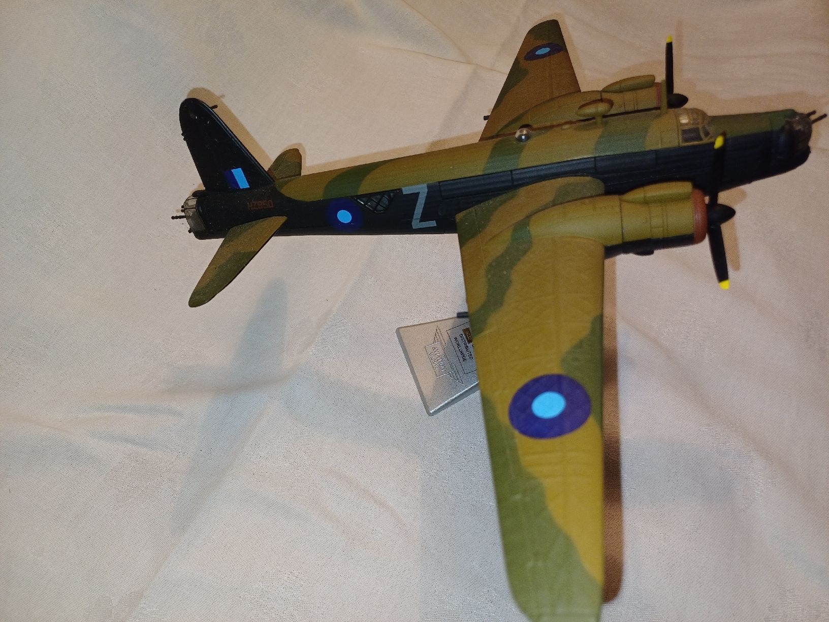 Dinky Toys Kit di modellismo & Modellini statici: Bomber WELLINGTON LIMIED EDITION – Usato da Winznau venduto da Jaguar_01 1