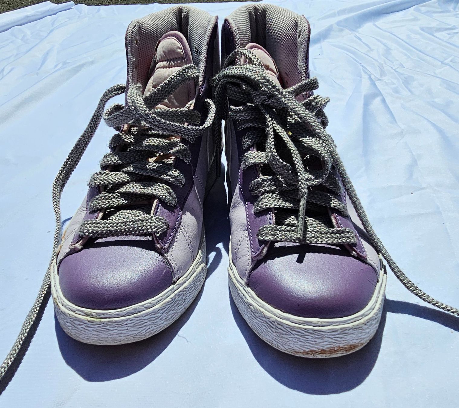 Nike Scarpe da donna: Nike Sneaker lila / violett glänzend Gr. 38.5 – Usato da Füllinsdorf venduto da Sunnebliemli7 2