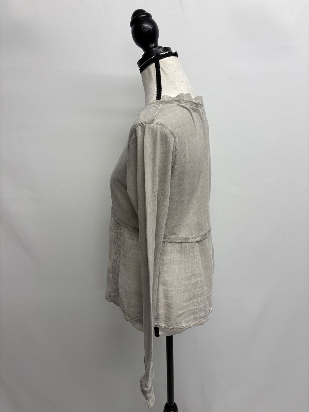 Nile Blusen: Nile Bluse mit Knopfleiste grau S Baumwolle V-Ausschnitt – Neu (gemäss Beschreibung) aus Regensdorf von secondchancefashion 2