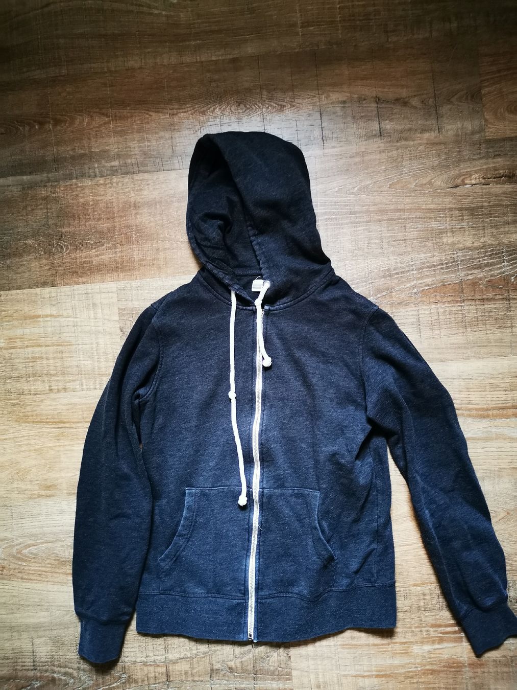 Giacche: Graue Kapuzenjacke pier one – Usato da Balsthal venduto da Leila_Luna