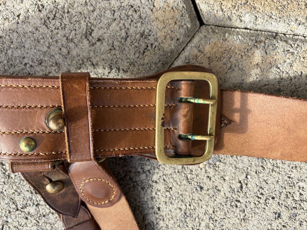 Uniformi: Originaler WW2 Englischer Offiziersgürtel – Usato da Balsthal venduto da Sven.sch 1