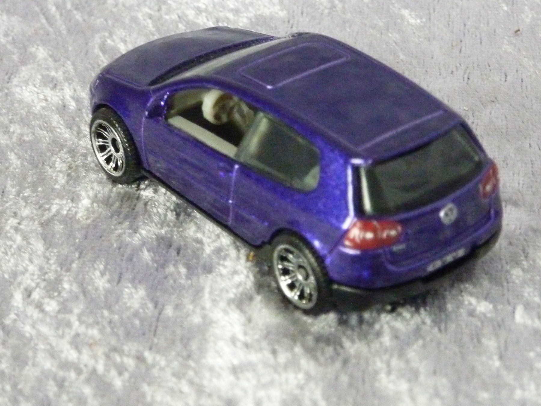 Matchbox Modellini d'auto: VW Golf V GTI  1:64 – Usato da Dürrenäsch venduto da Cobra1ch 1