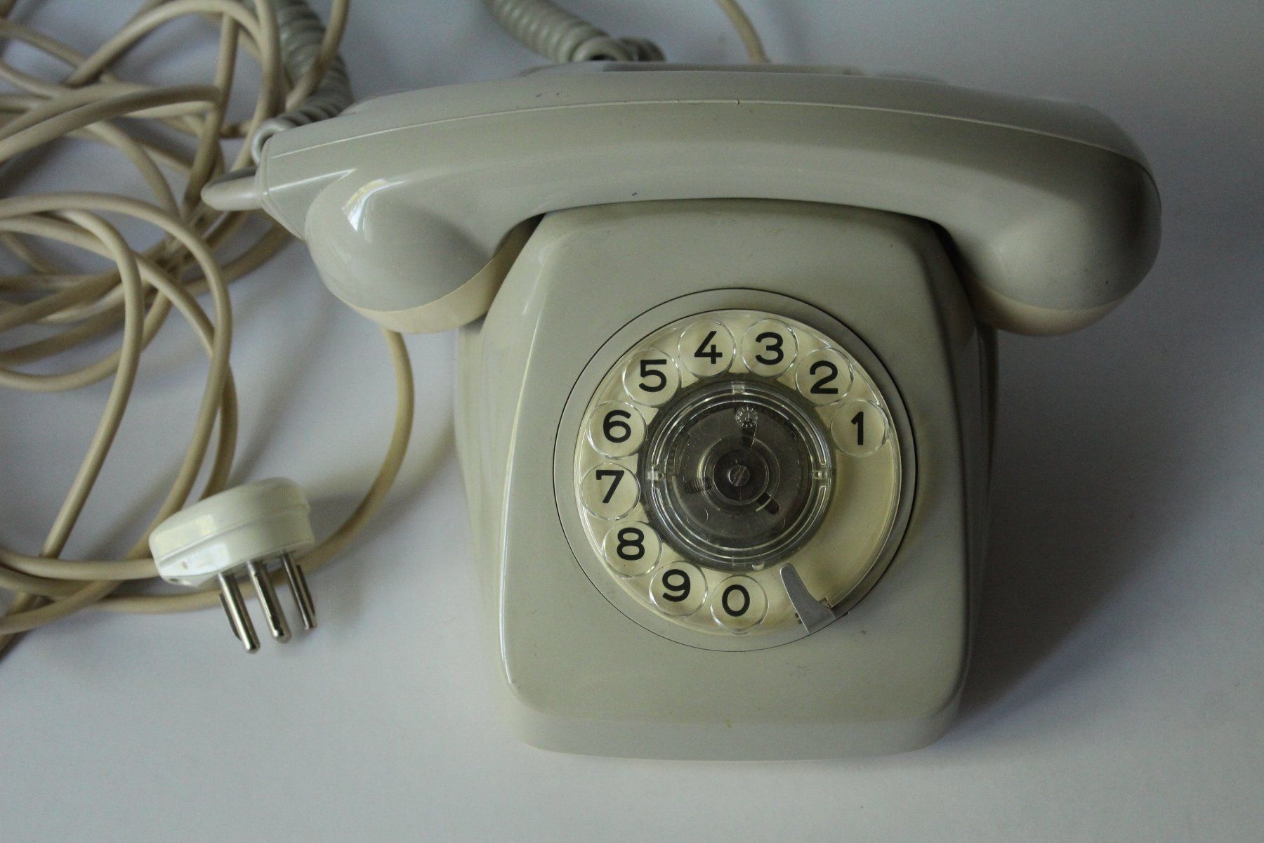 Swisscom Telefone: Altes Téléphone 1983 – Gebraucht aus Yverdon-les-Bains von jft_n8k8