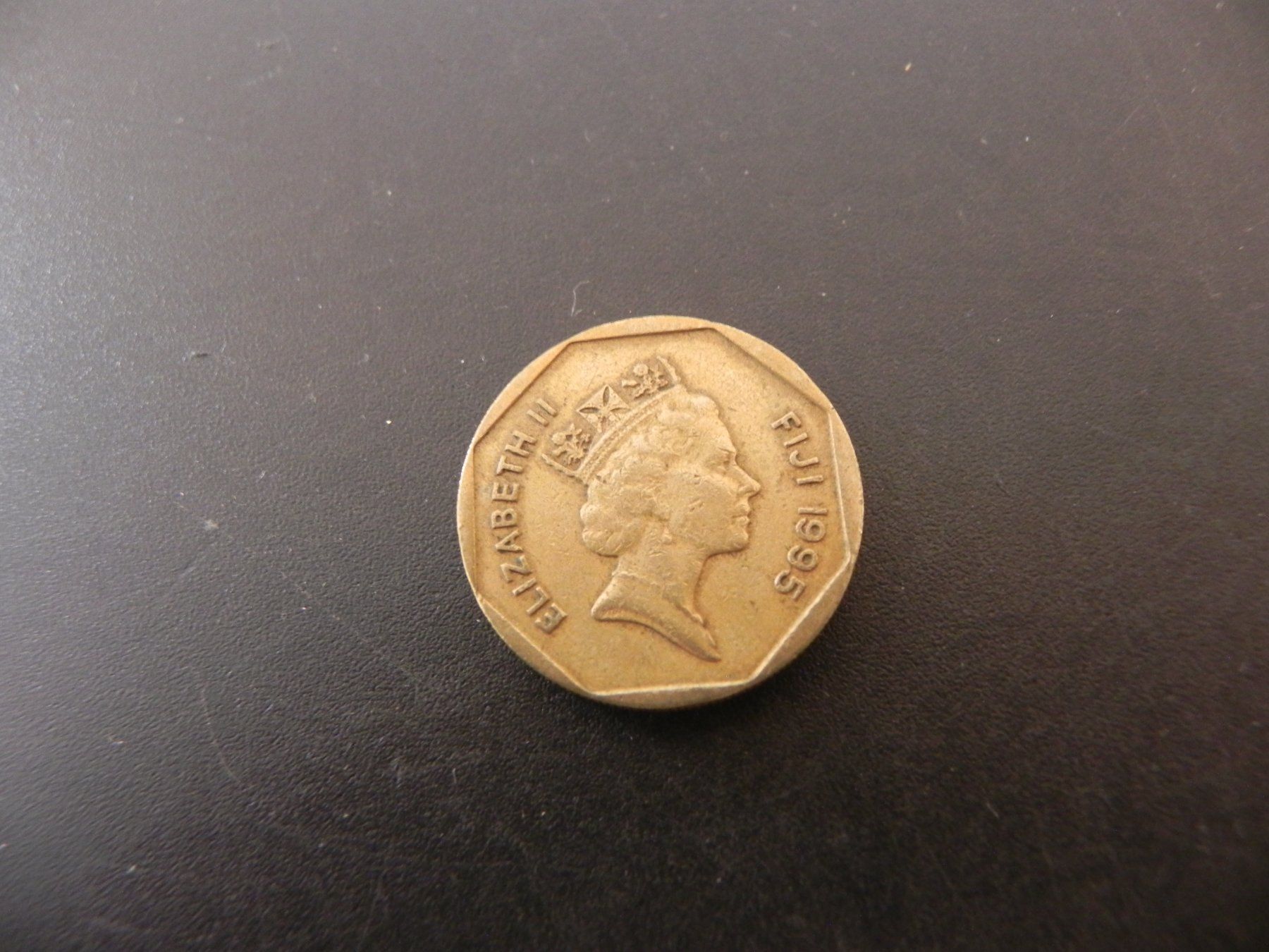 Tutti le monete: Fidschi 1 Dollar 1995 – Usato da Biel/Bienne venduto da Gogolozi 1