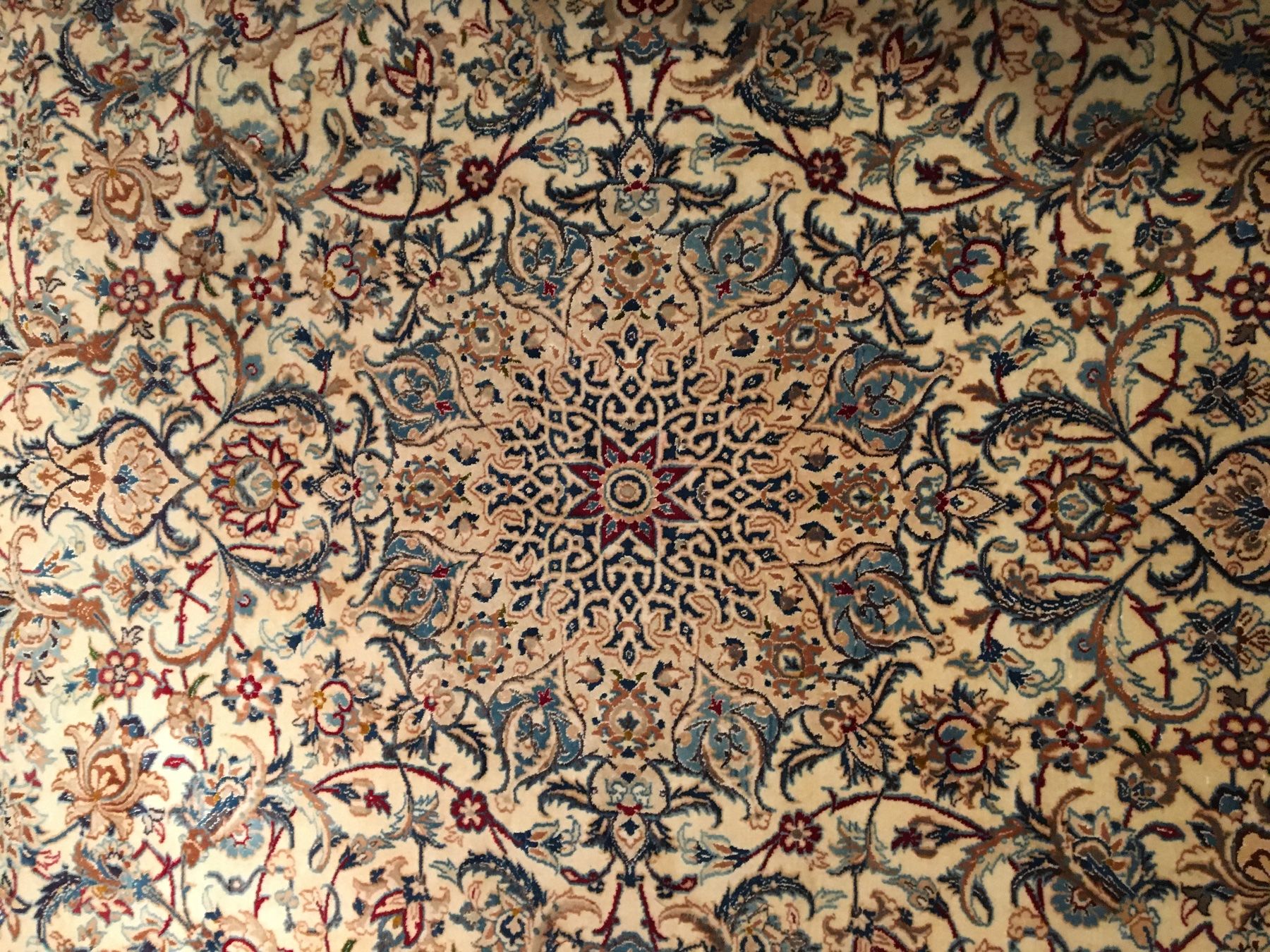 Teppiche: Beau tapis d'orient – Gebraucht aus Vufflens-le-Château von vcourvoisier 1