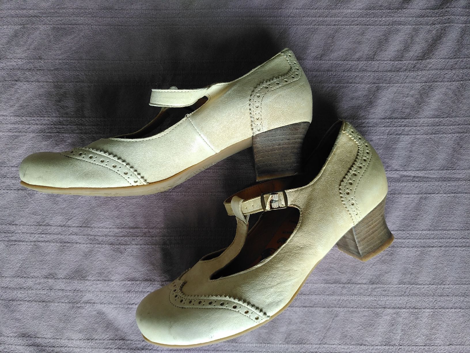 Scarpe da donna: Brako Pumps cremeweiss 39 – Usato da Bern venduto da mijfu 1