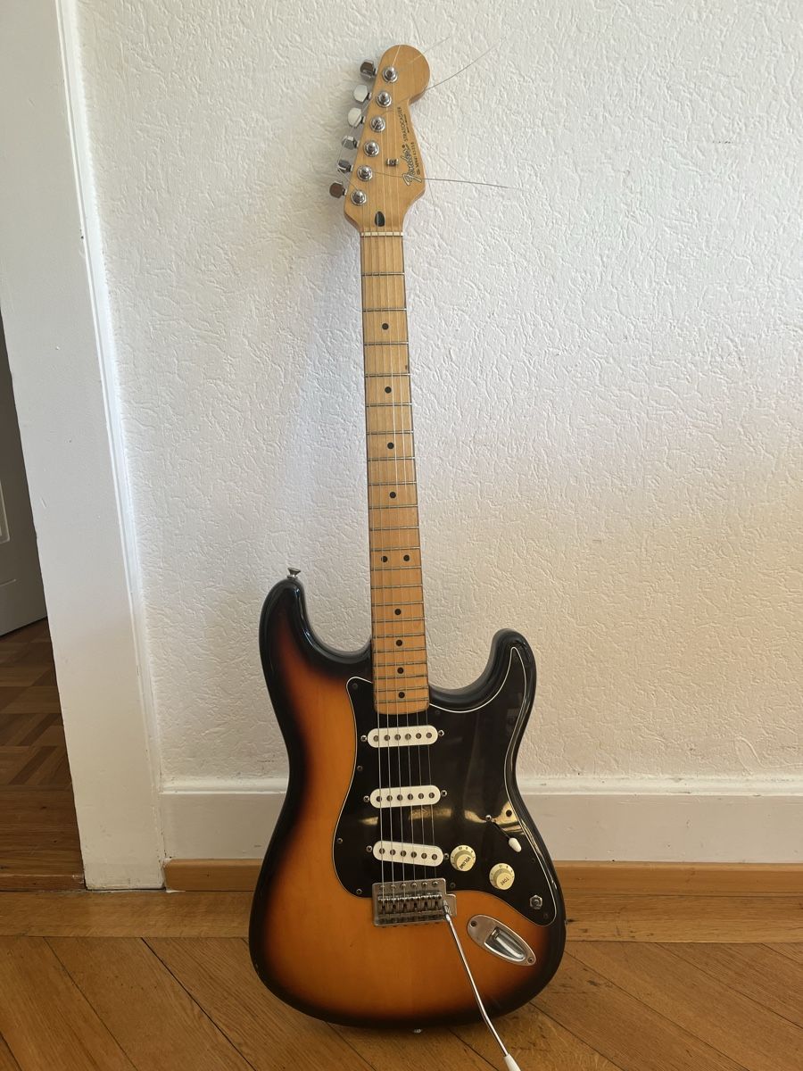Fender Strumenti musicali: Fender Stratocaster made in Mexico 1994 – Usato da Prilly venduto da iso_8vcz