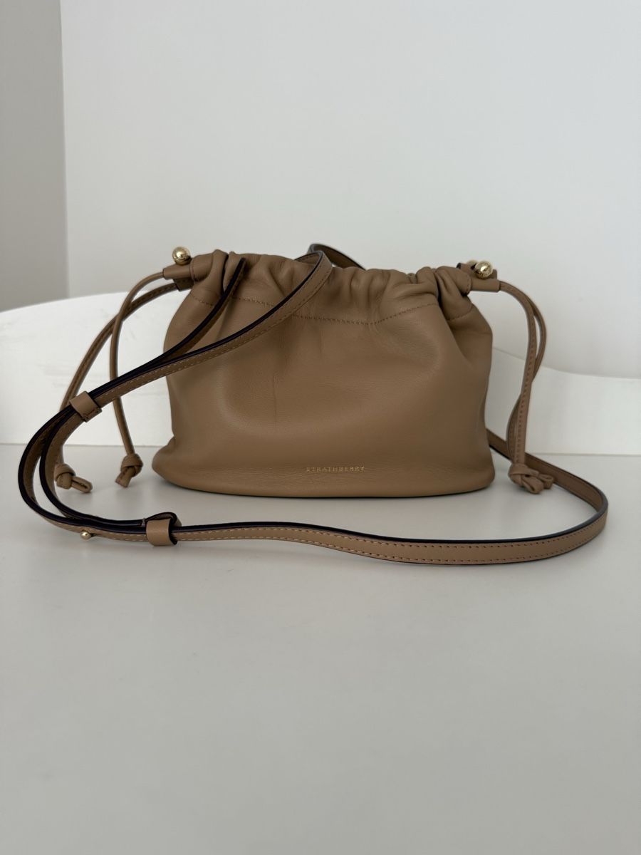 Sacs femmes: Strathberry CHARLOTTE DRAWSTRING in Caramel – D'occasion à Meilen par atlanterra 3