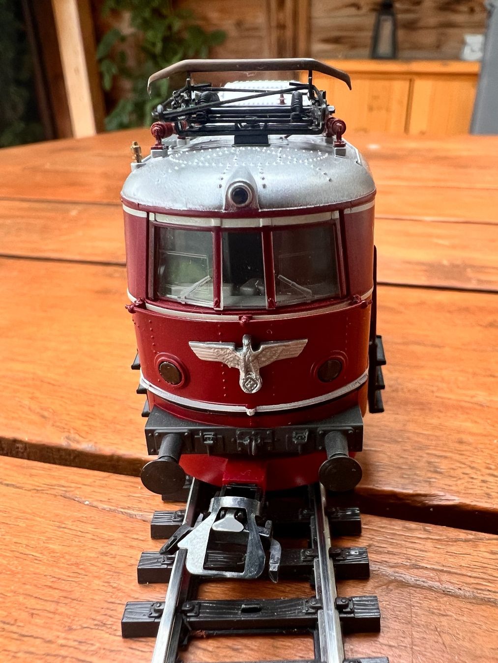 Märklin Modellini di ferrovie: DR-E-Lok BR E 19  Märklin 3469 H0 – Nuovo (secondo la descrizione) da Gelterkinden venduto da Railroader 2