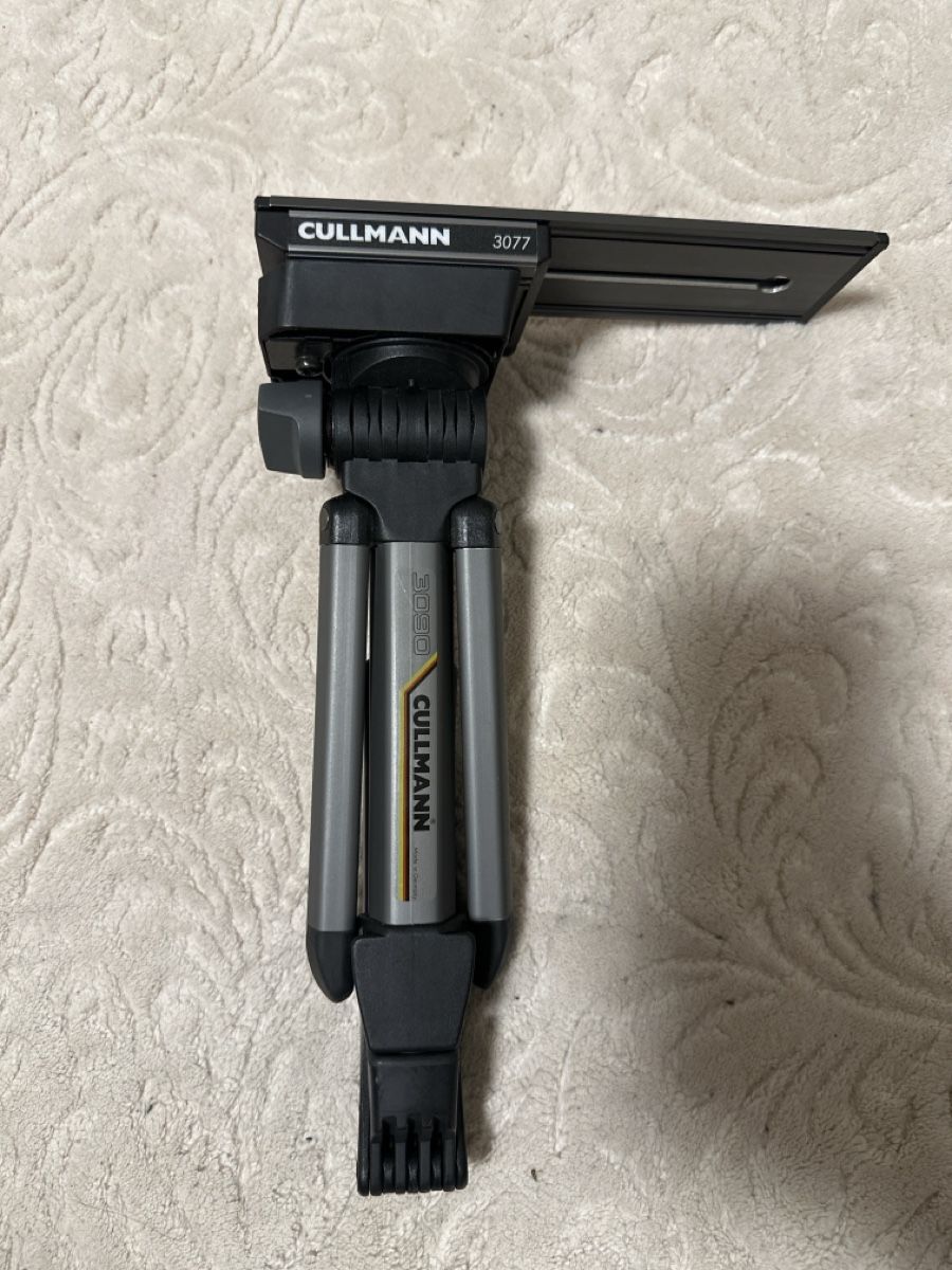 Treppiedi & Teste: Cullmann Copystand 3077 mit Mini-Stativ 3090 – Usato da affoltern am albis venduto da bakee