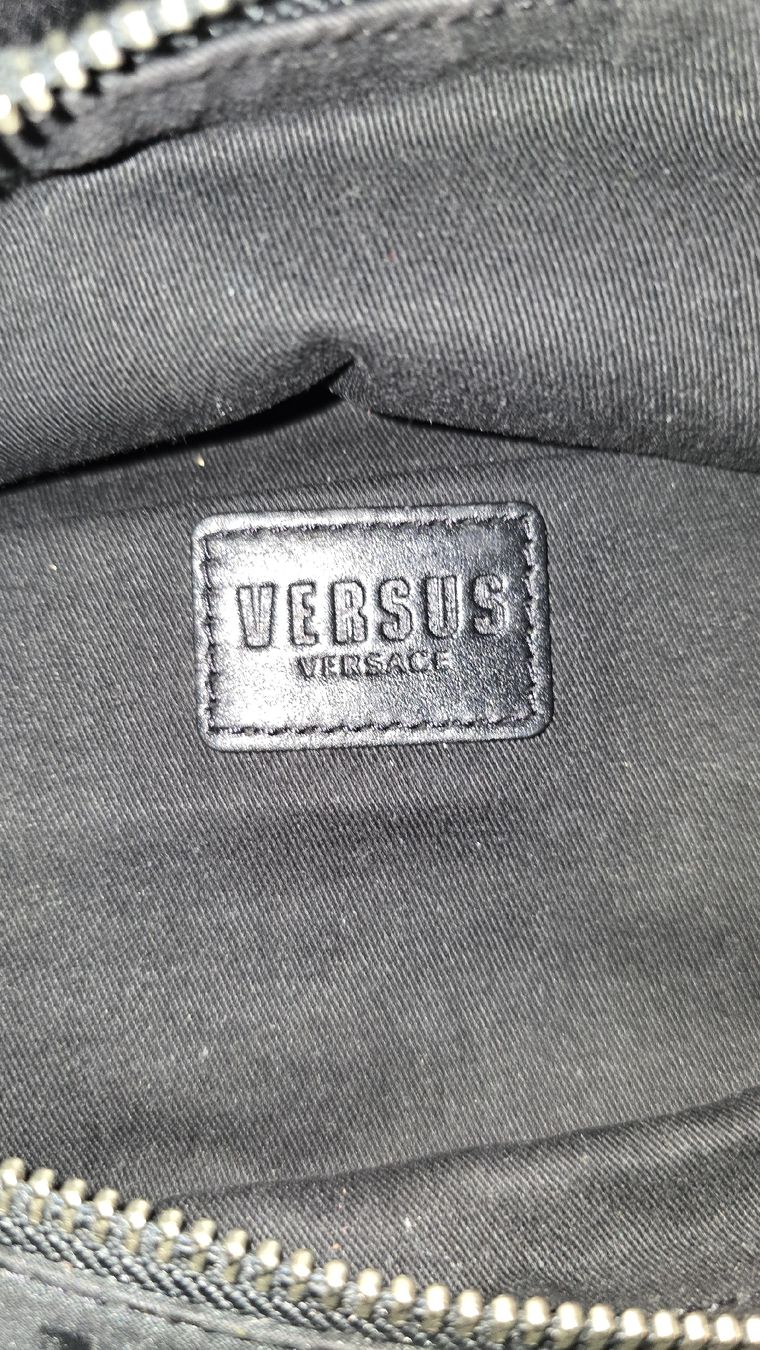 Versace Taschen: Versus Versace Bauchtasche – Gebraucht aus Gampel von Seilerwatches 4