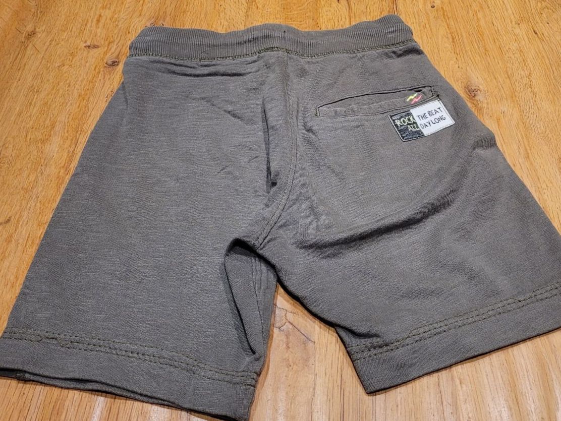 Hosen: 110 - Grösse, Shorts für Junge – Gebraucht aus Nottwil von echtMOMO 3
