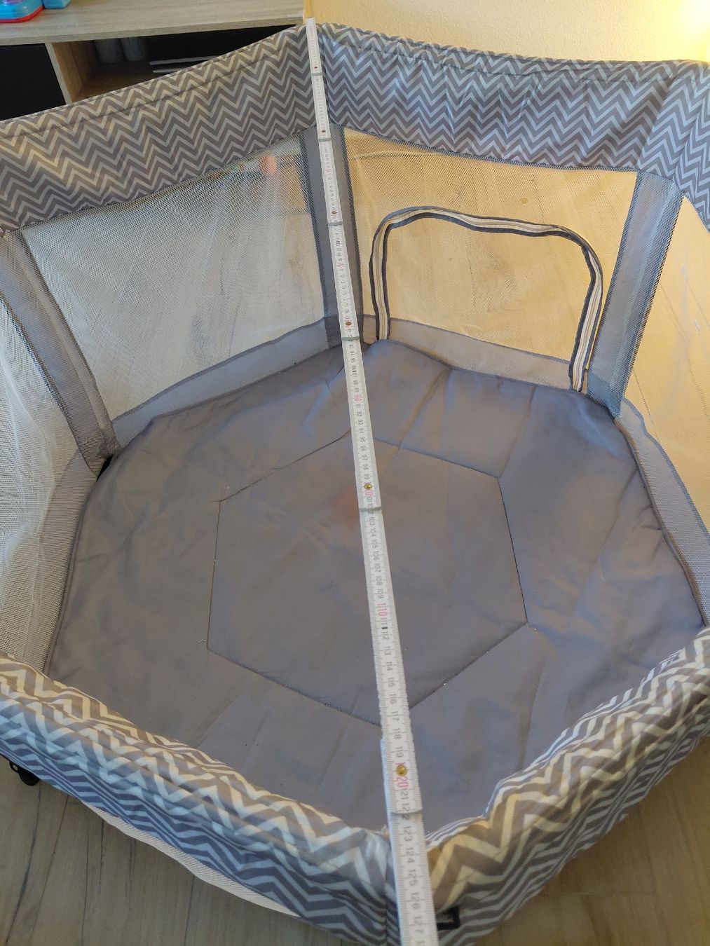 Lauf- & Sicherungsgitter: Parc bébé pliable gris motif chevron – Gebraucht aus Travers von adr_qyj5 2